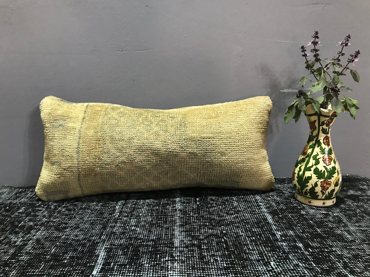 Beige throw pillow with traditional design, handmade in Turkey – SY00047.