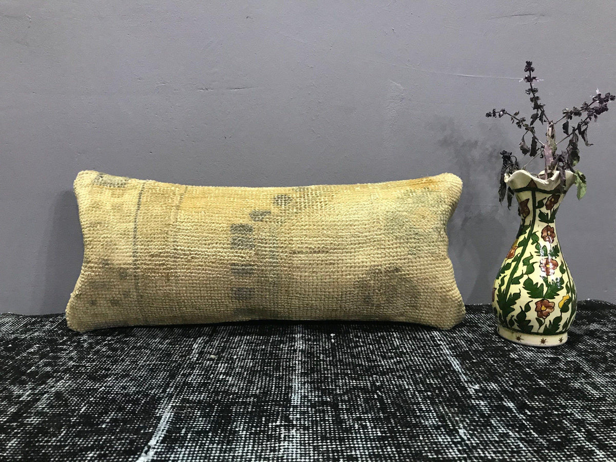 Beige throw pillow with traditional design, handmade in Turkey – SY00068.