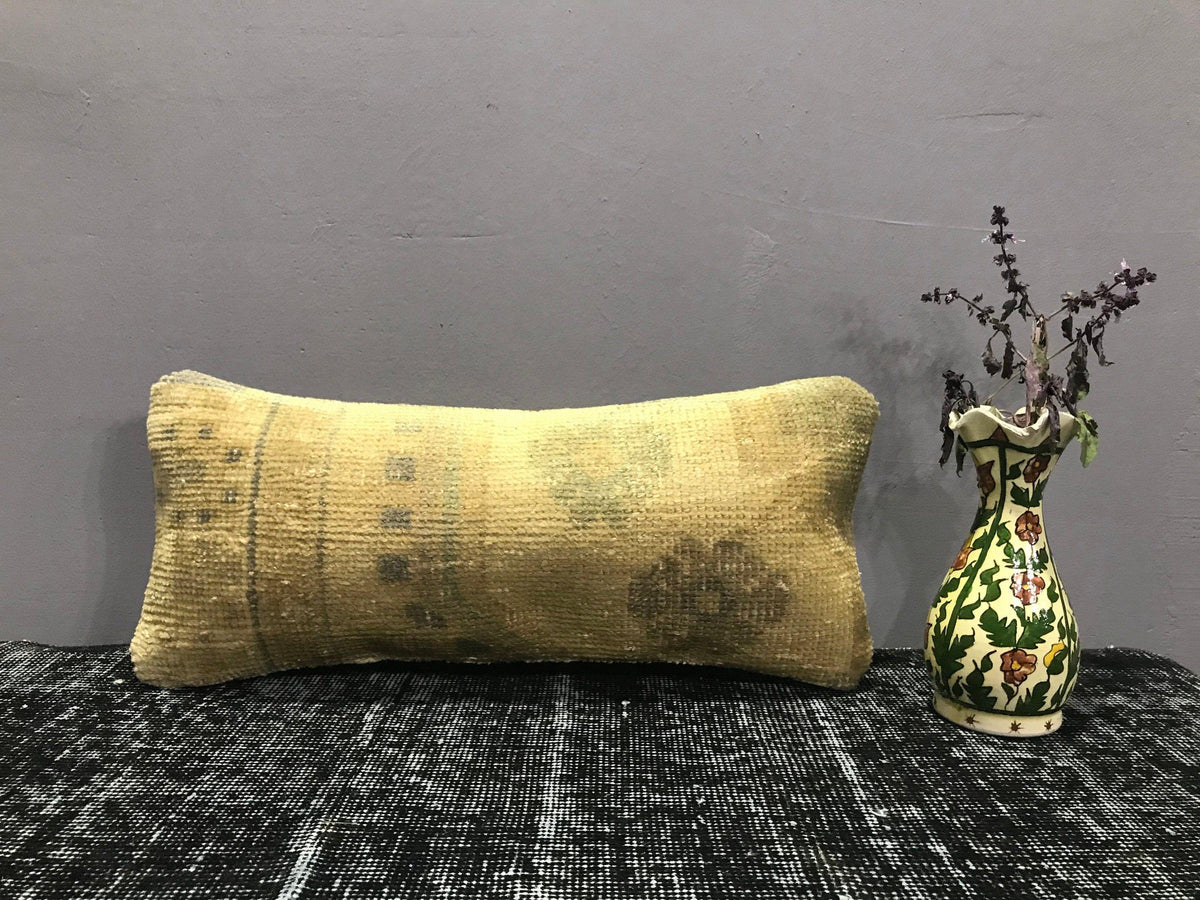 Colorful throw pillow with traditional design, handmade in Turkey – SY00059.