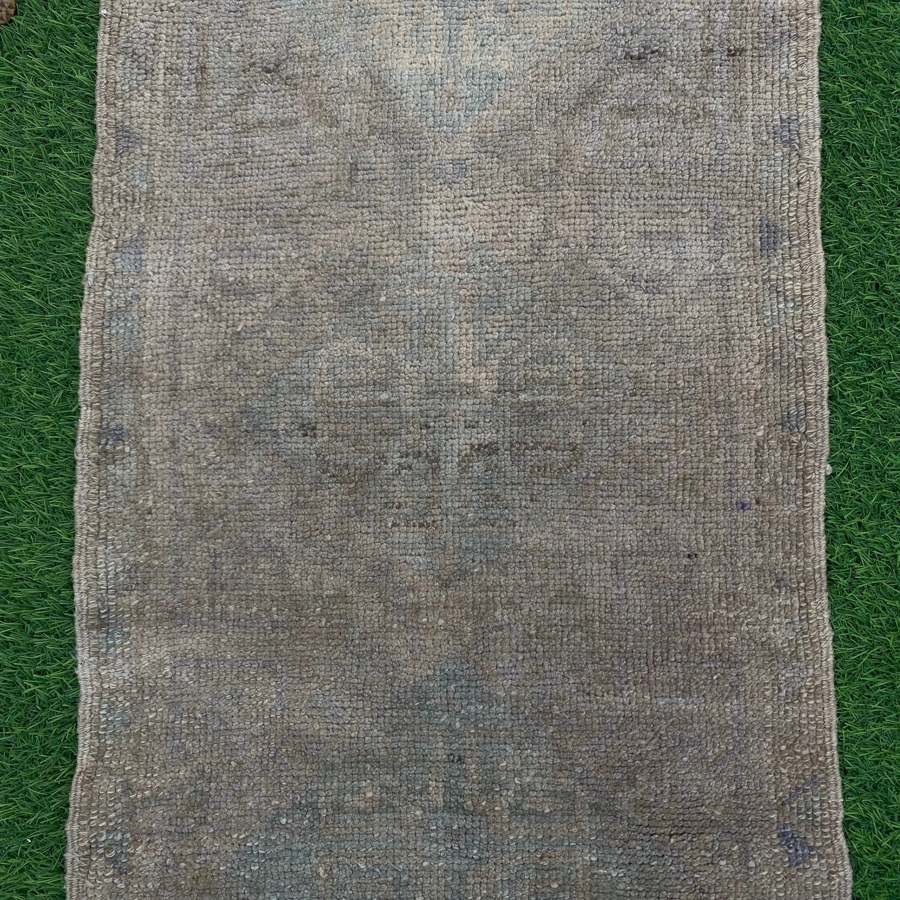 Trace 1'5'' x 2'10''