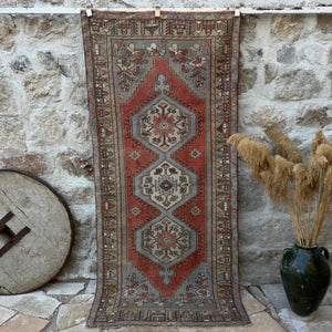Eve - Traditional Rug