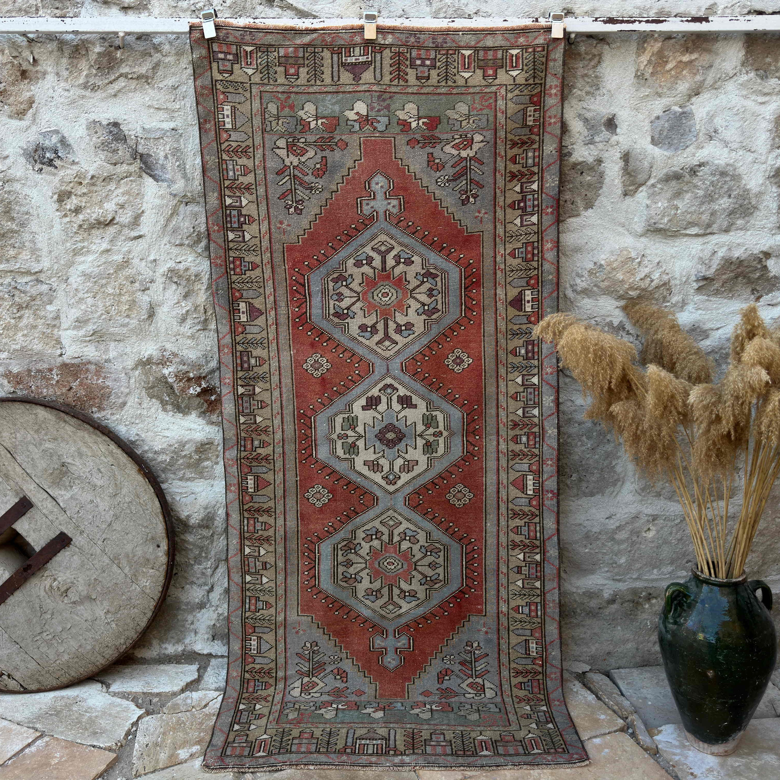 Red 4' x 8' traditional rug with traditional design, handmade in Turkey – Eve.