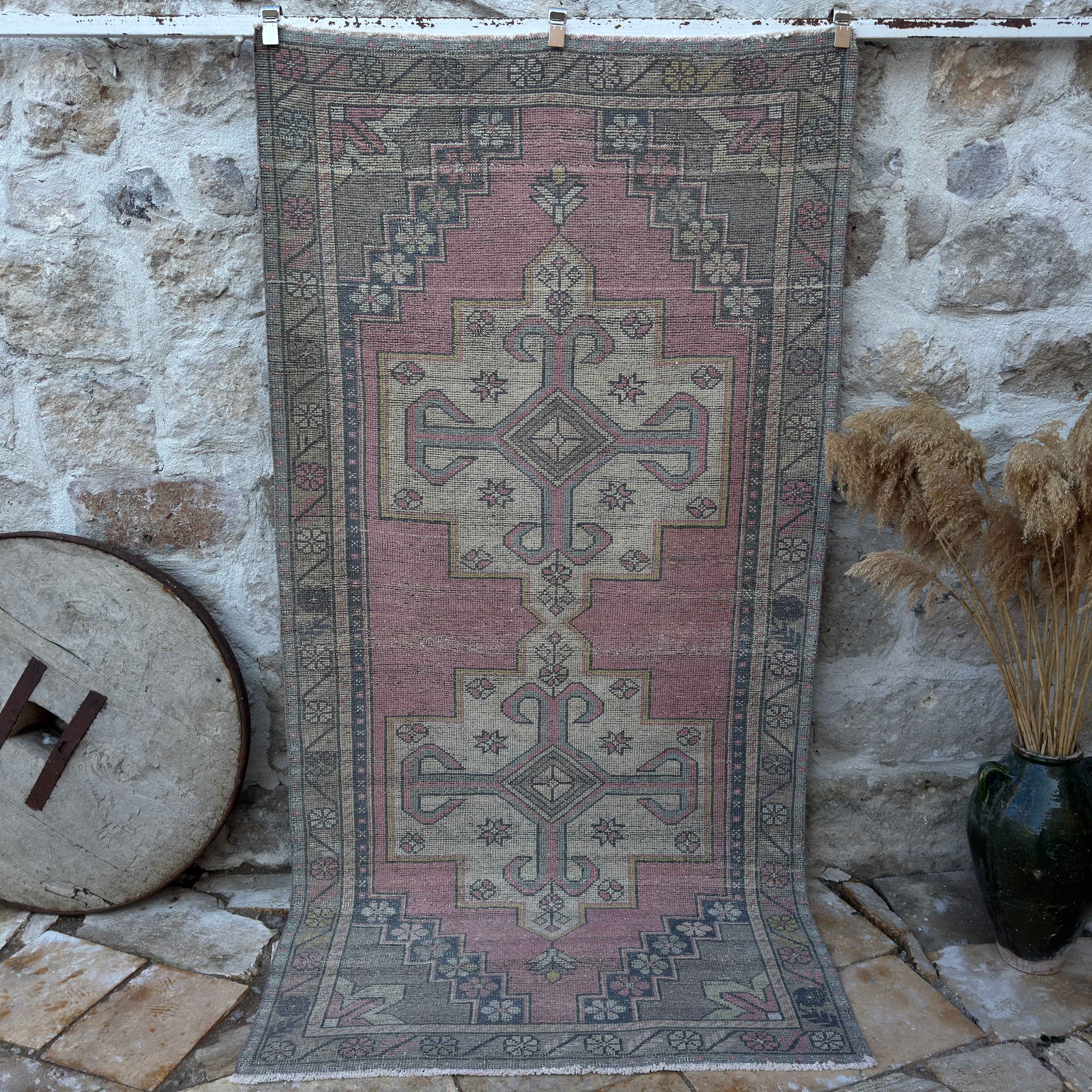 Pink 4' x 8' traditional turkish rug with traditional design, handmade in Turkey – Zackary.