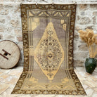 Gray 5' x 10' turkish rug with traditional design, handmade in Turkey – Gonzalez.