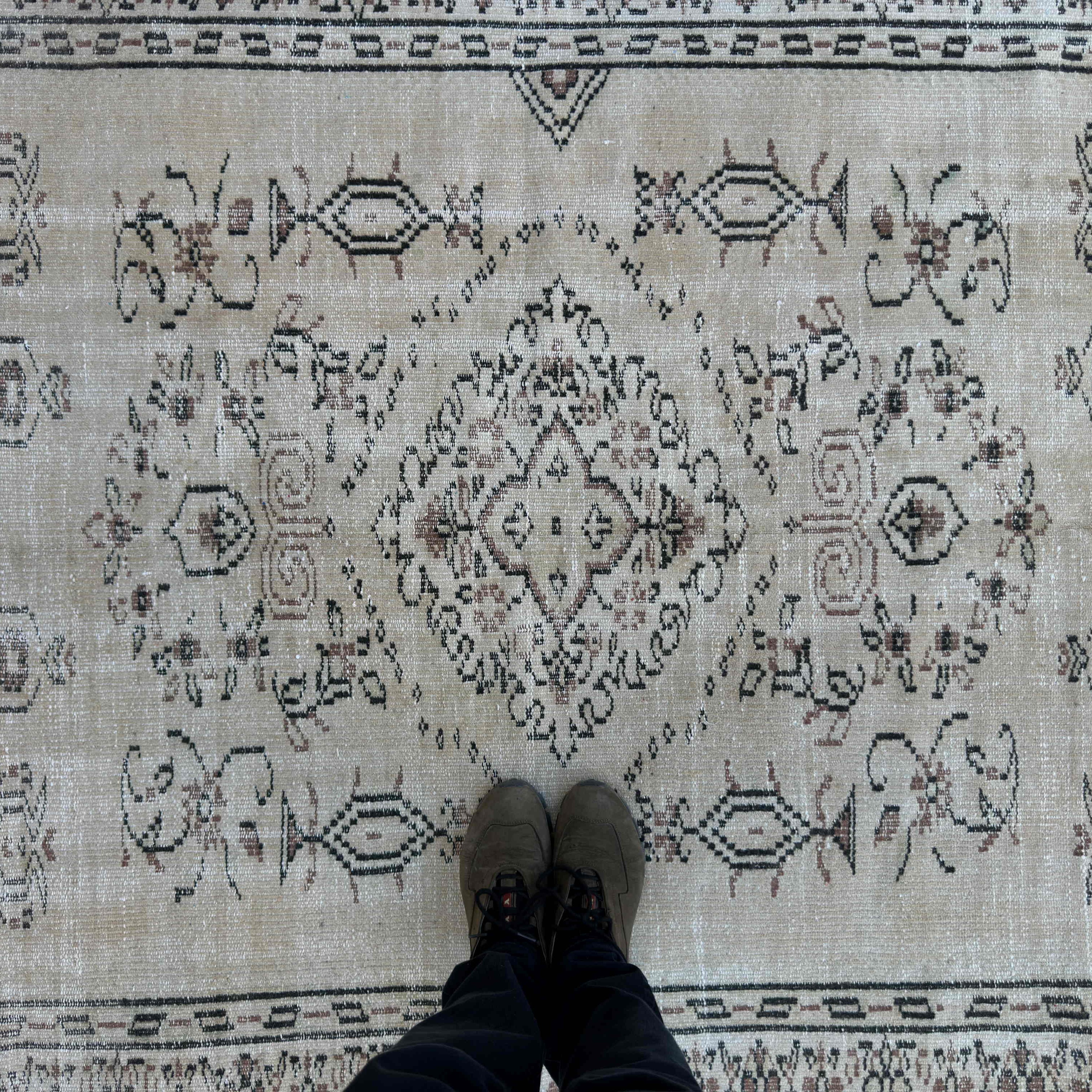 Unity 4'9'' x 7'9''