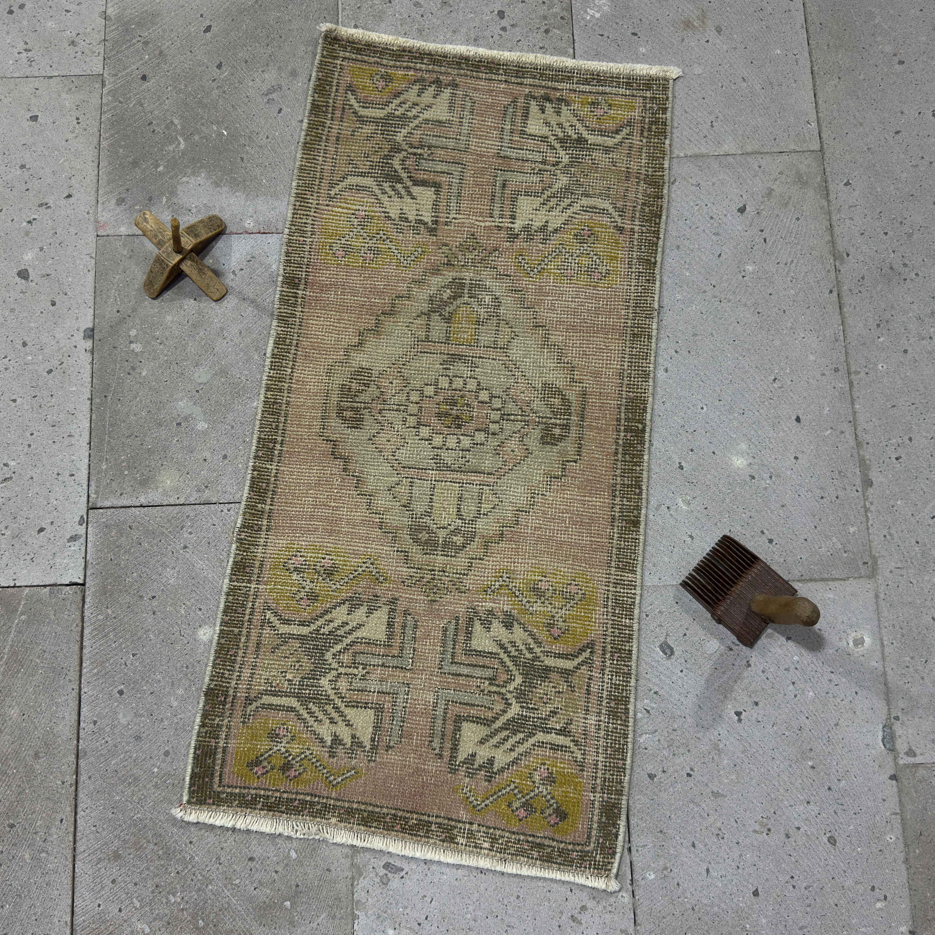 Red 2' x 3' vintage area carpet with traditional design, handmade in Turkey – Gayle.