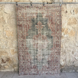 Taha  - Vintage Distressed Rug