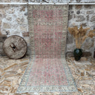 Pink 5' x 12' vintage floral rug with floral design, handmade in Turkey – Otha.