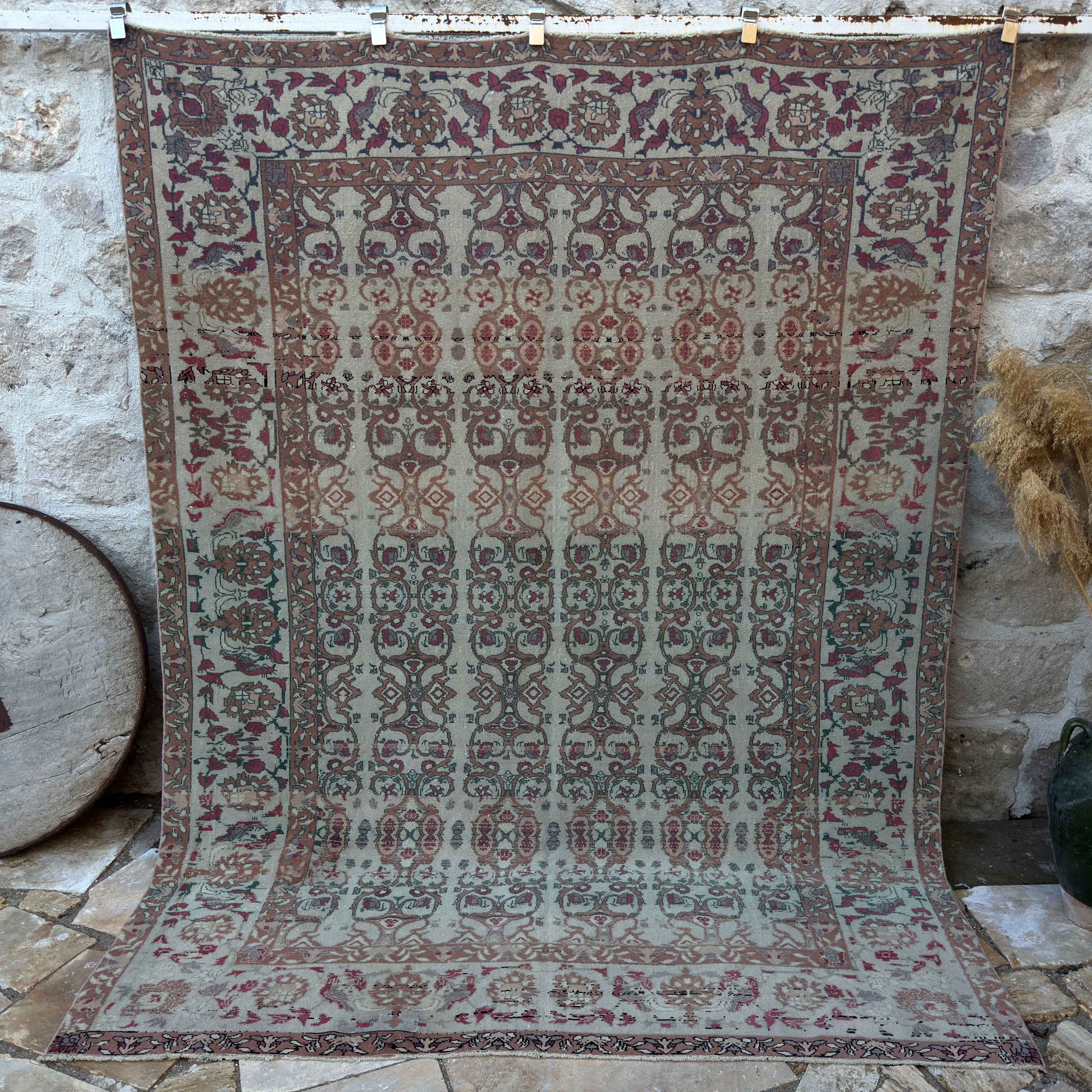Gray 7' x 9' vintage floral rug with floral design, handmade in Turkey – Hank.