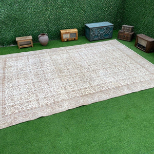 Clark - Vintage Floral Rug