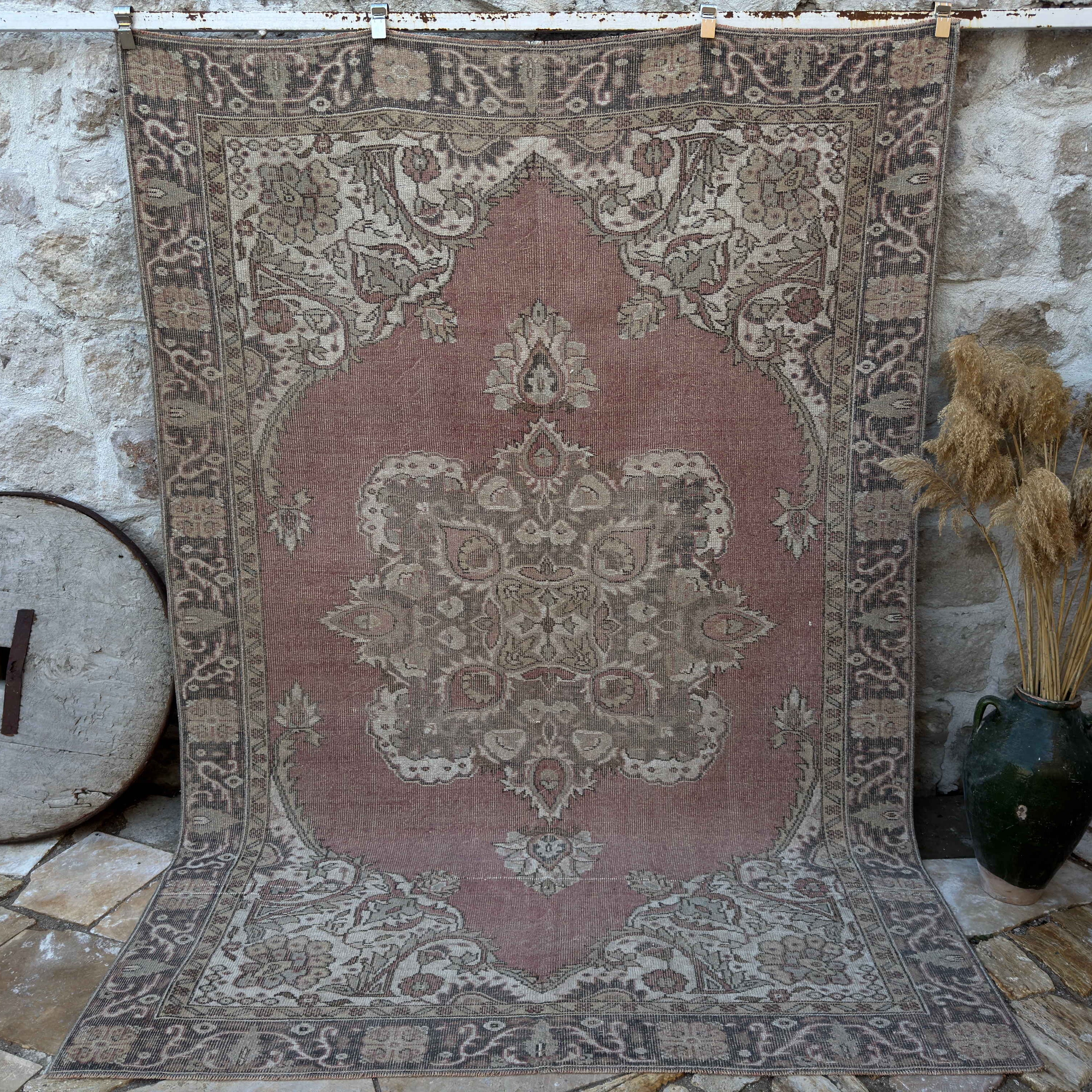Pale Red 6' x 9' vintage geometric rug with medallion design, handmade in Turkey – Kaysen.