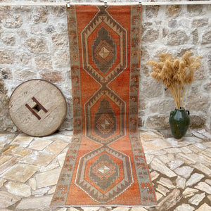 Vihaan - Vintage Geometric Runner Rug