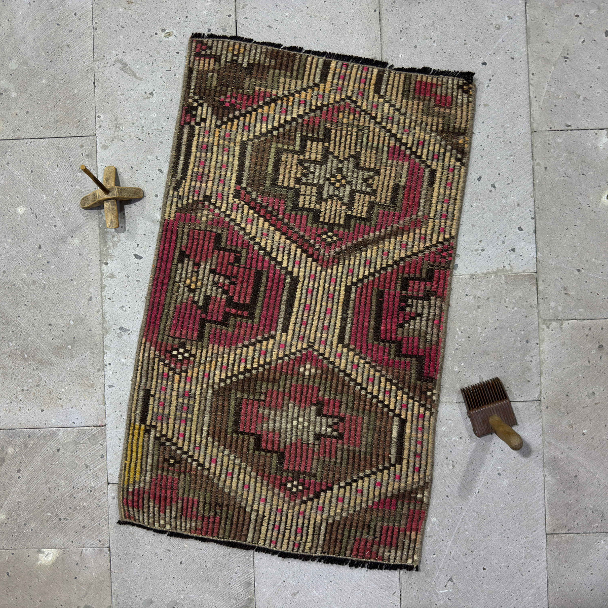 Pink 2' x 3' vintage kilim rug with traditional design, handmade in Turkey – Nyssa.