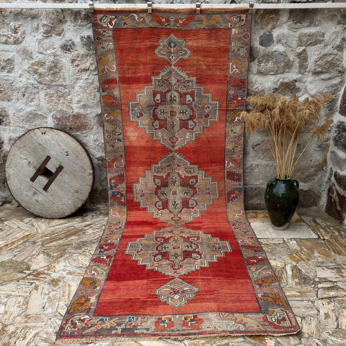 Red 5' x 12' vintage medallion carpet with medallion design, handmade in Turkey – Gerri.