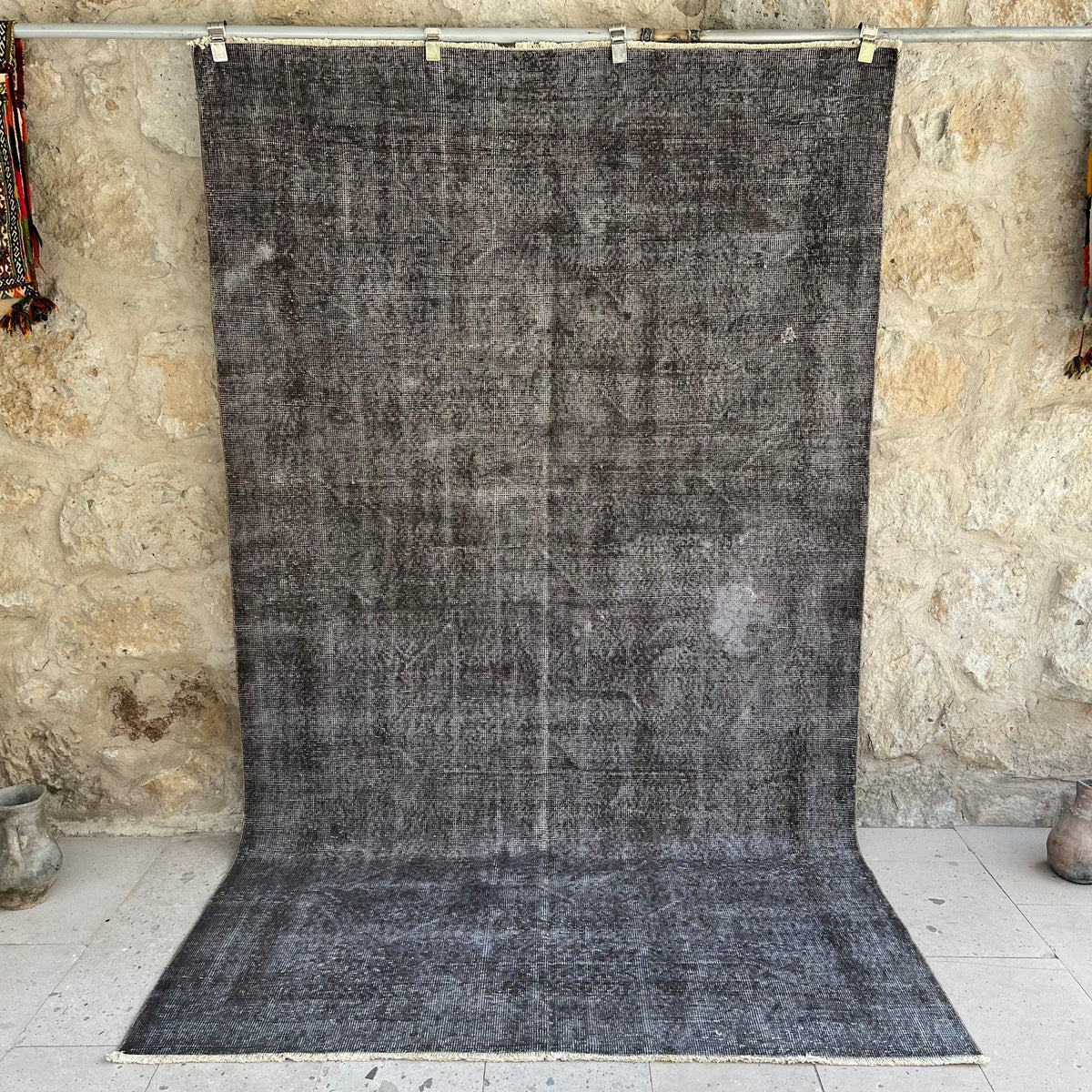 Gray 5' x 9' vintage overdyed rug with overdyed design, handmade in Turkey – Rice.