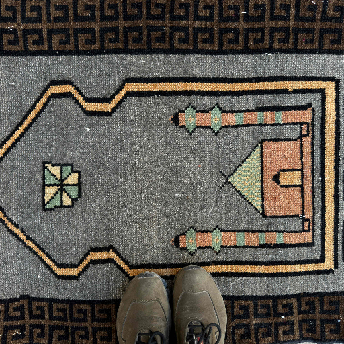 1970s gray vintage Turkish prayer rug with traditional design, hand-knotted weave and low pile.