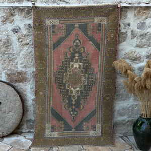 Jason - Vintage Traditional Rug