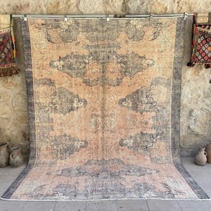 Effie - Vintage Traditional Rug