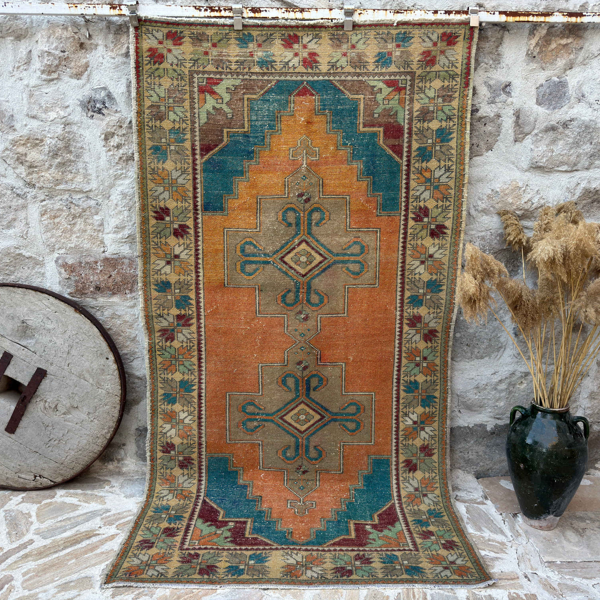 Orange 4' x 8' vintage turkish carpet with medallion design, handmade in Turkey – Donelle.