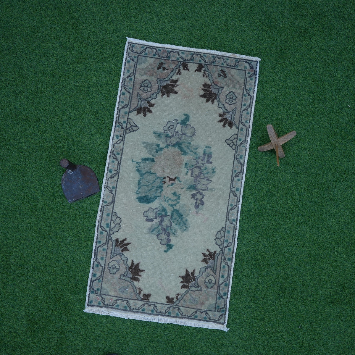 Beige 2' x 3' vintage turkish rug with traditional design, handmade in Turkey – Dexter.
