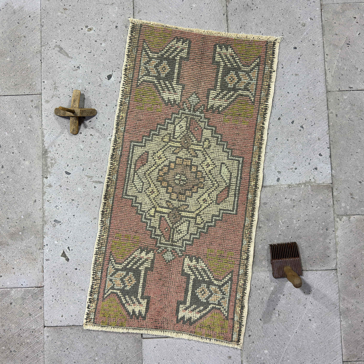 Pink 2' x 3' vintage turkish rug with traditional design, handmade in Turkey – Matti.