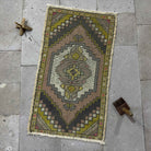 Pink 2' x 3' vintage turkish rug with traditional design, handmade in Turkey – Zilvia.
