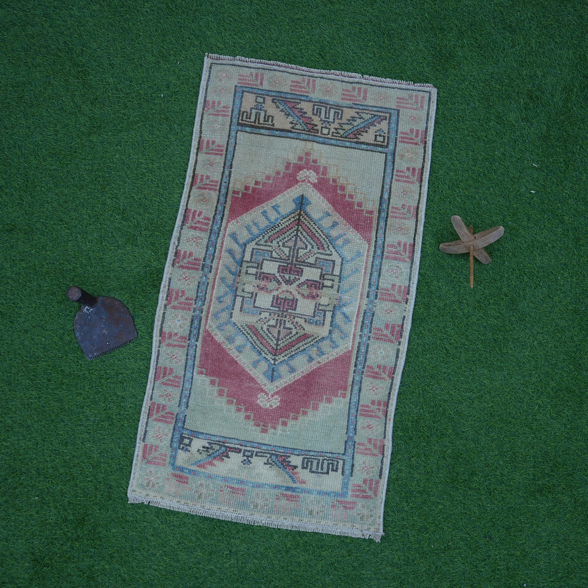 Red 2' x 3' vintage turkish rug with traditional design, handmade in Turkey – Soren.