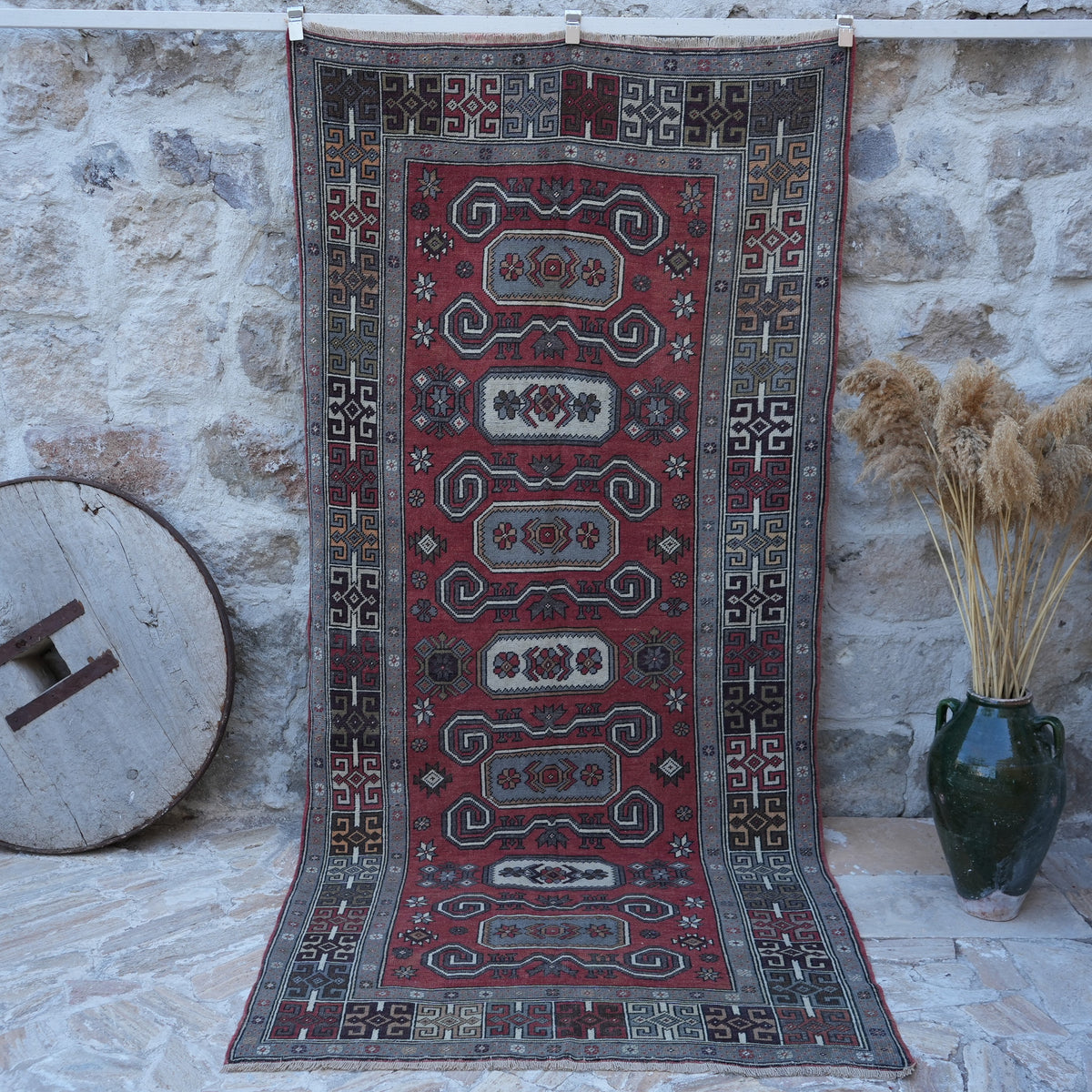 Red 4' x 10' vintage turkish rug with geometric design, handmade in Turkey – Saloma.