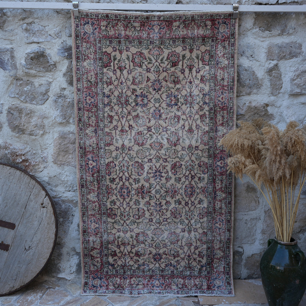 Red 4' x 7' vintage turkish rug with floral design, handmade in Turkey – Vyky.
