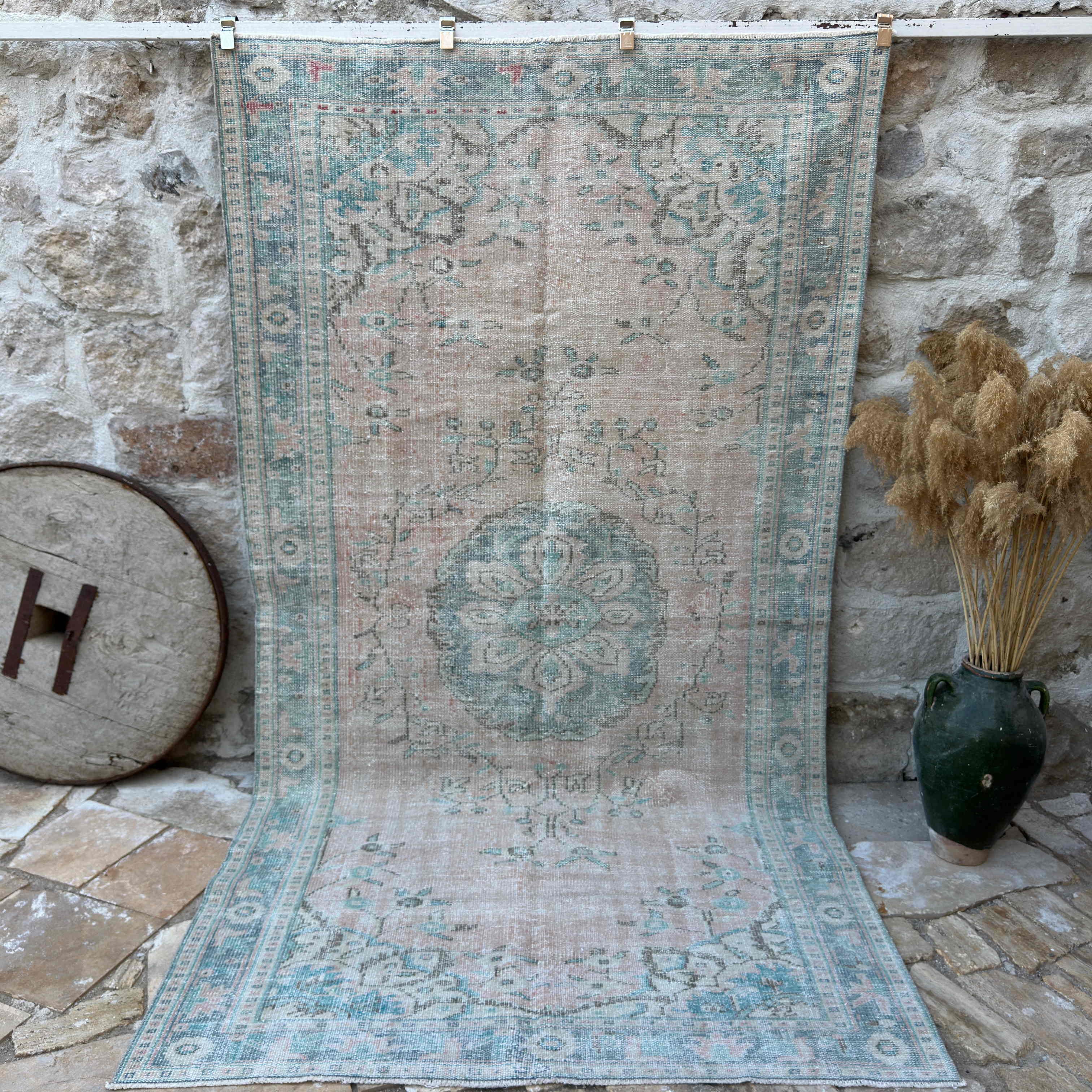 Pink 5' x 10' vintage turkish rug with medallion design, handmade in Turkey – Zayden.