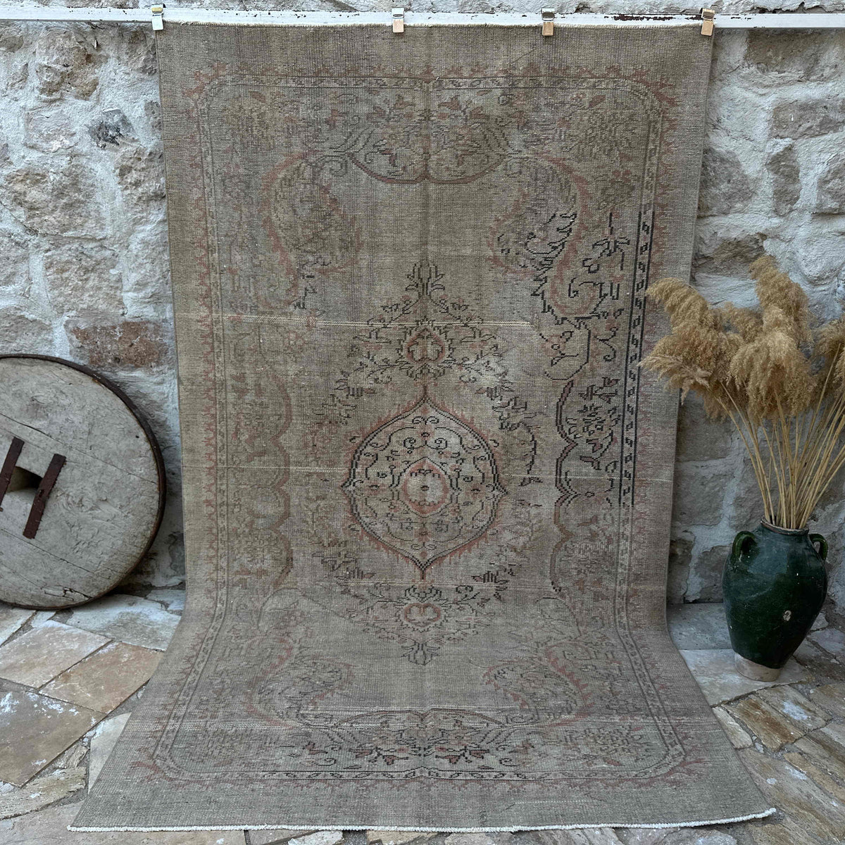 Beige 6' x 10' vintage turkish rug with neutral design, handmade in Turkey – Esteban.