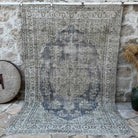 Beige 6' x 10' vintage turkish rug with medallion design, handmade in Turkey – Nieve.