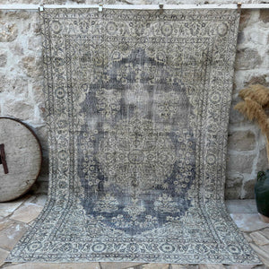 Nieve  - Vintage Turkish Rug