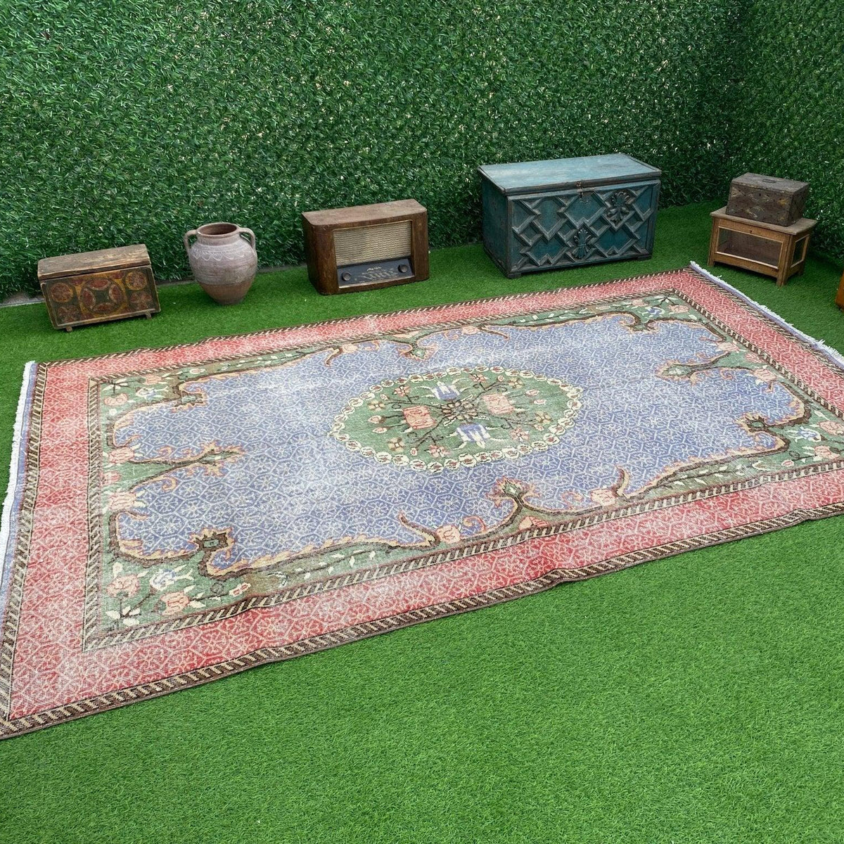 Blue 6' x 10' vintage turkish rug with medallion design, handmade in Turkey – Kaja.