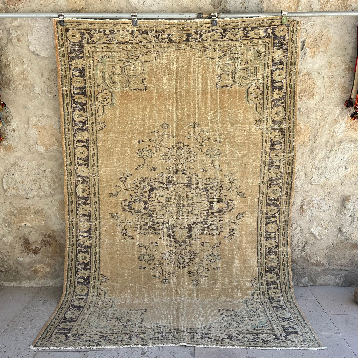 Blue 6' x 8' vintage turkish rug with medallion design, handmade in Turkey – Vinny.