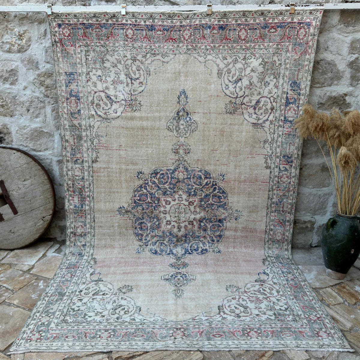 Beige 7' x 10' vintage turkish rug with medallion design, handmade in Turkey – Huntley.