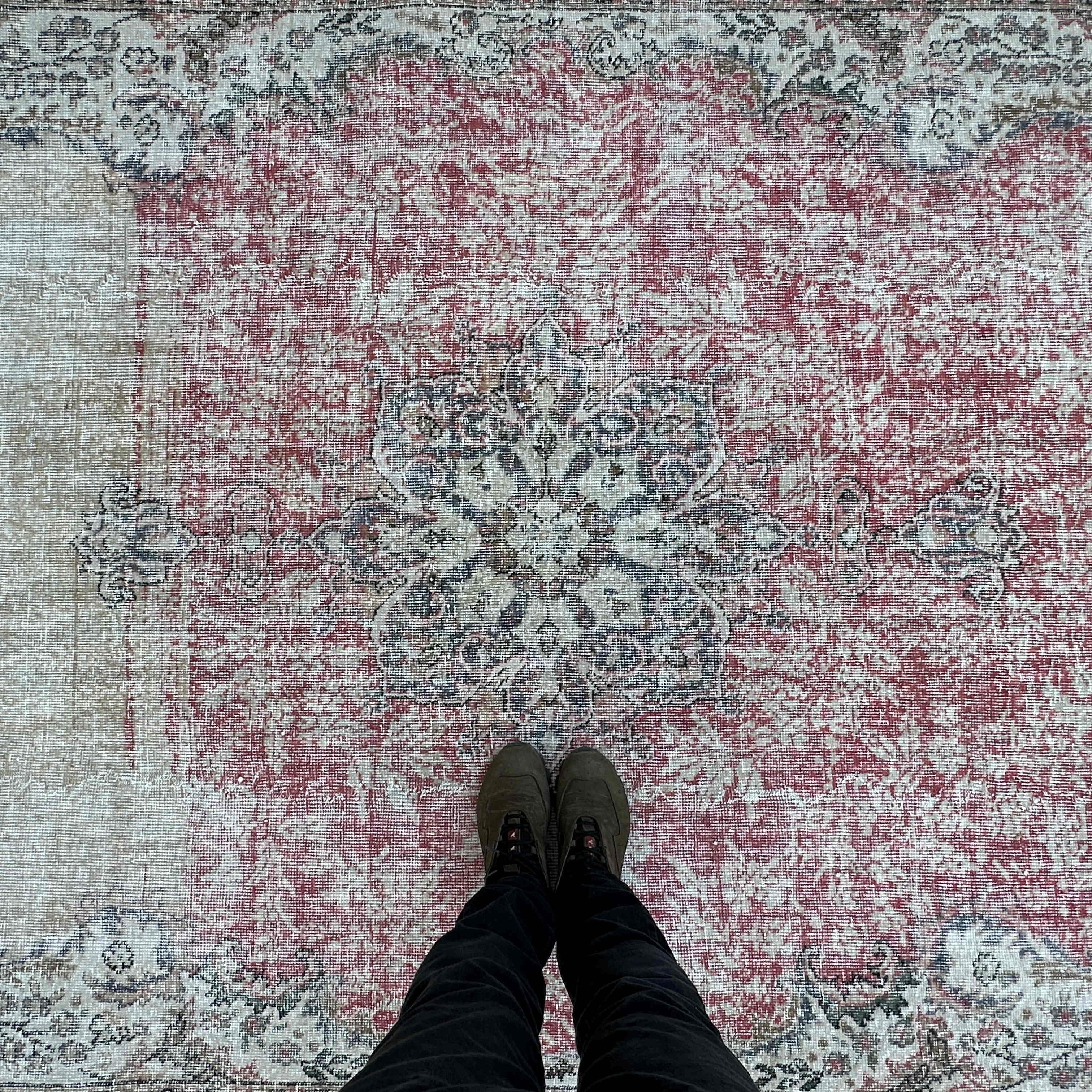 1970s beige vintage turkish rug with medallion design, hand-knotted weave and low pile.