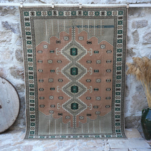 Pru - Vintage Wool Rug