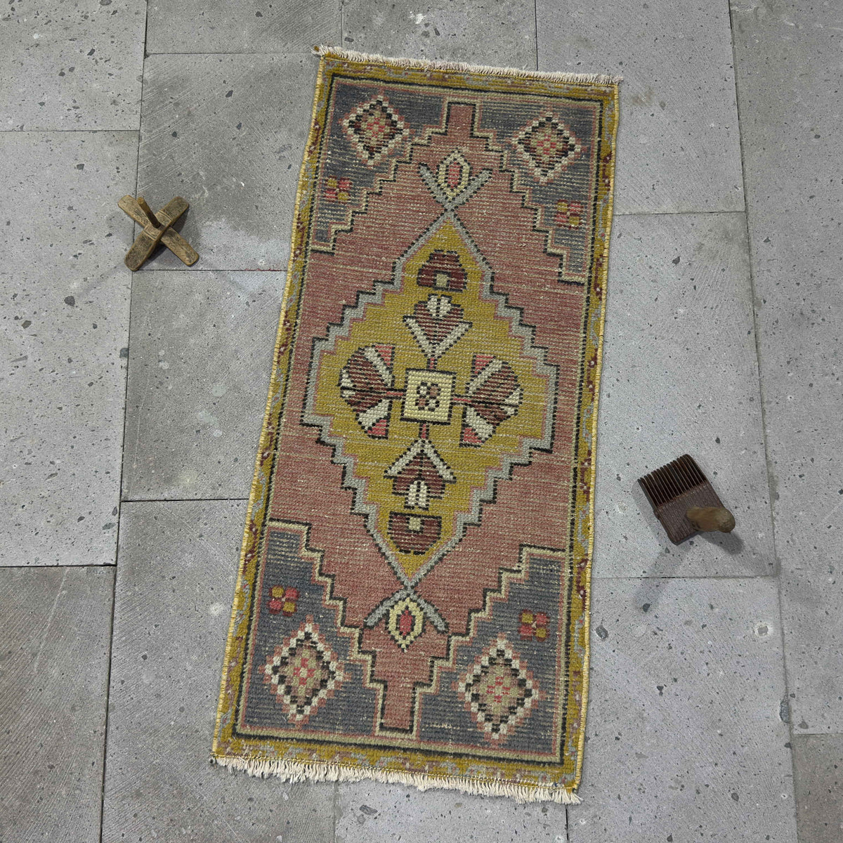 Yellow 2' x 3' wool traditonal rug with traditional design, handmade in Turkey – Kandy.