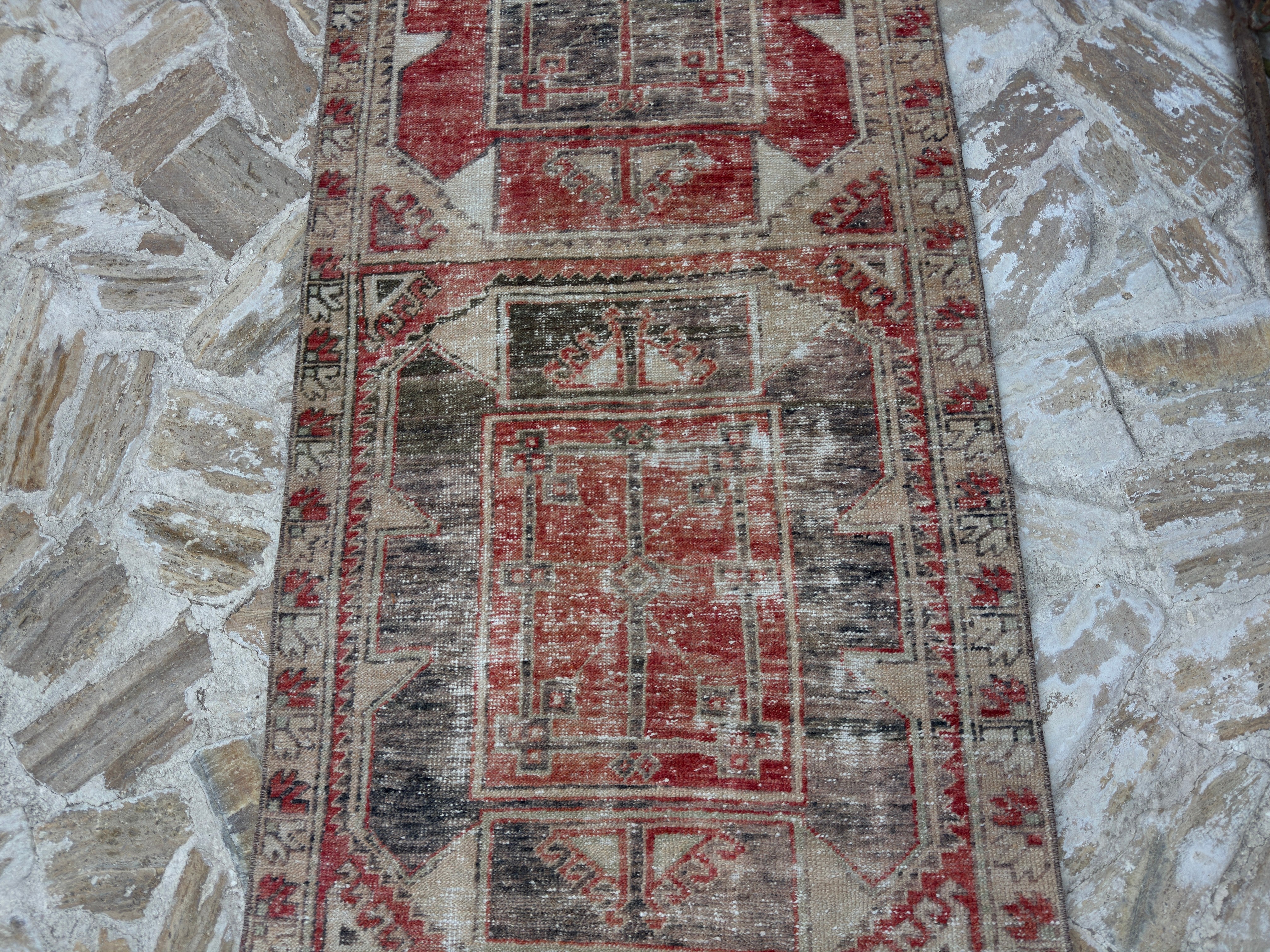 Yetty 3’1” x 10’10”