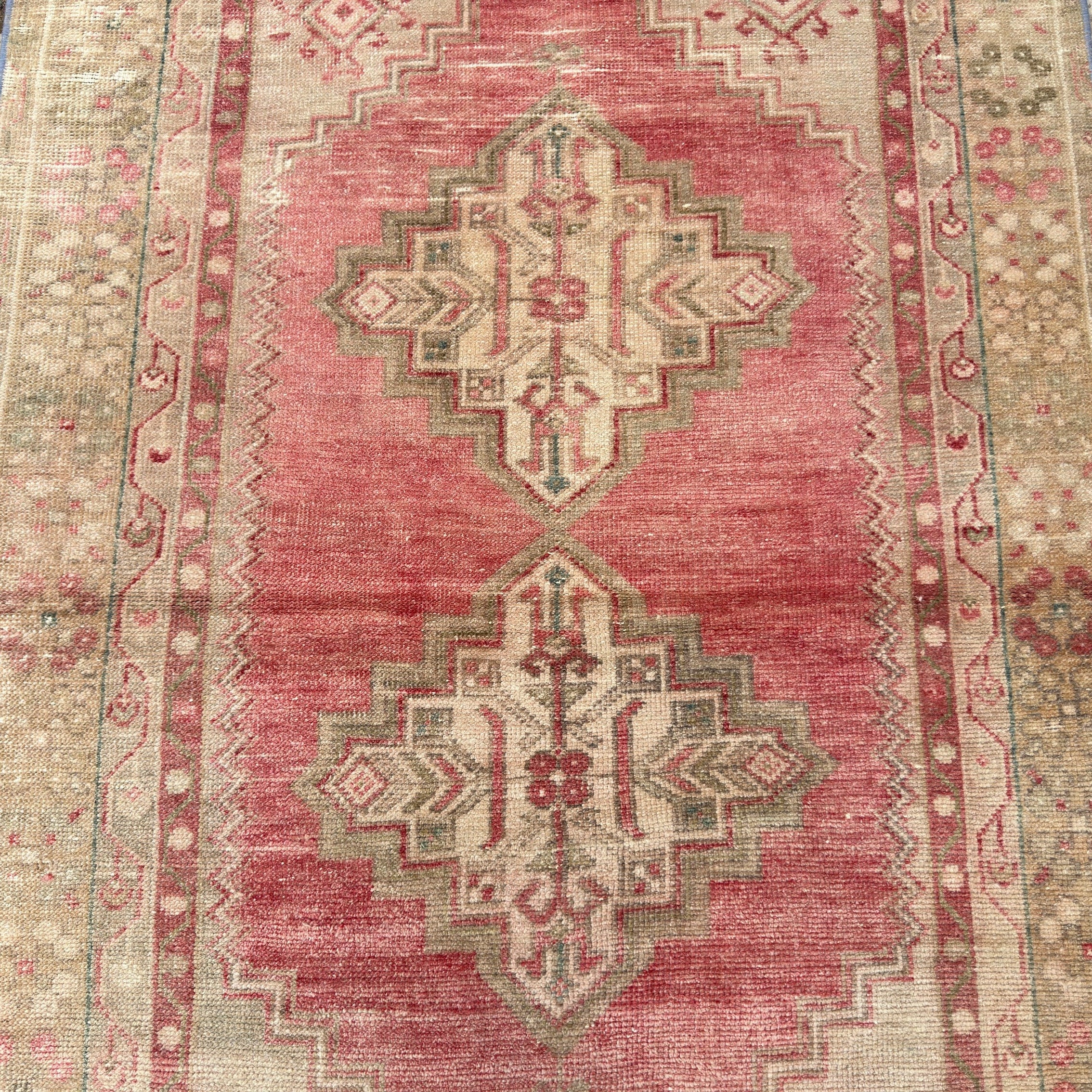 Zachariah 3'9'' x 7'