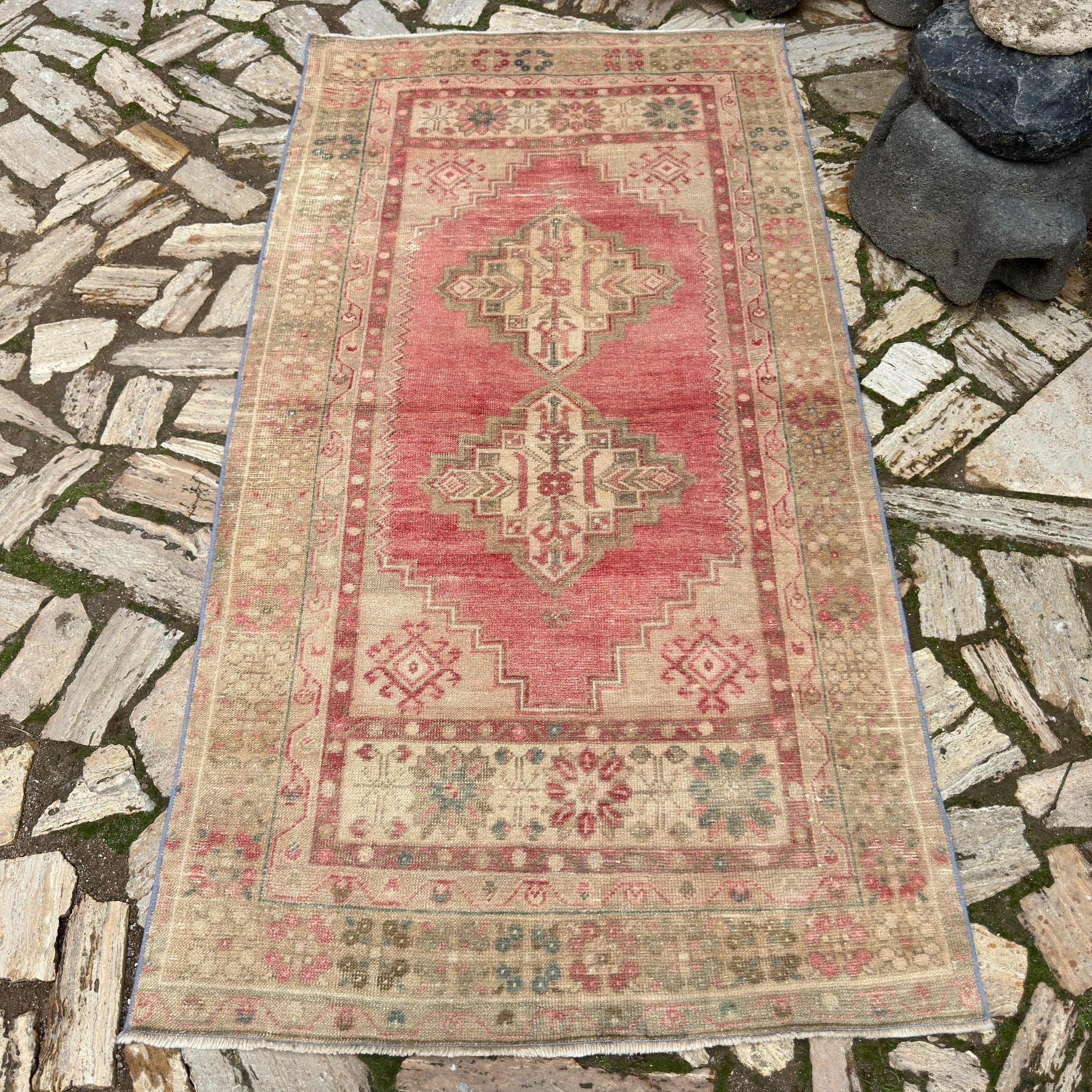 Zachariah 3'9'' x 7'