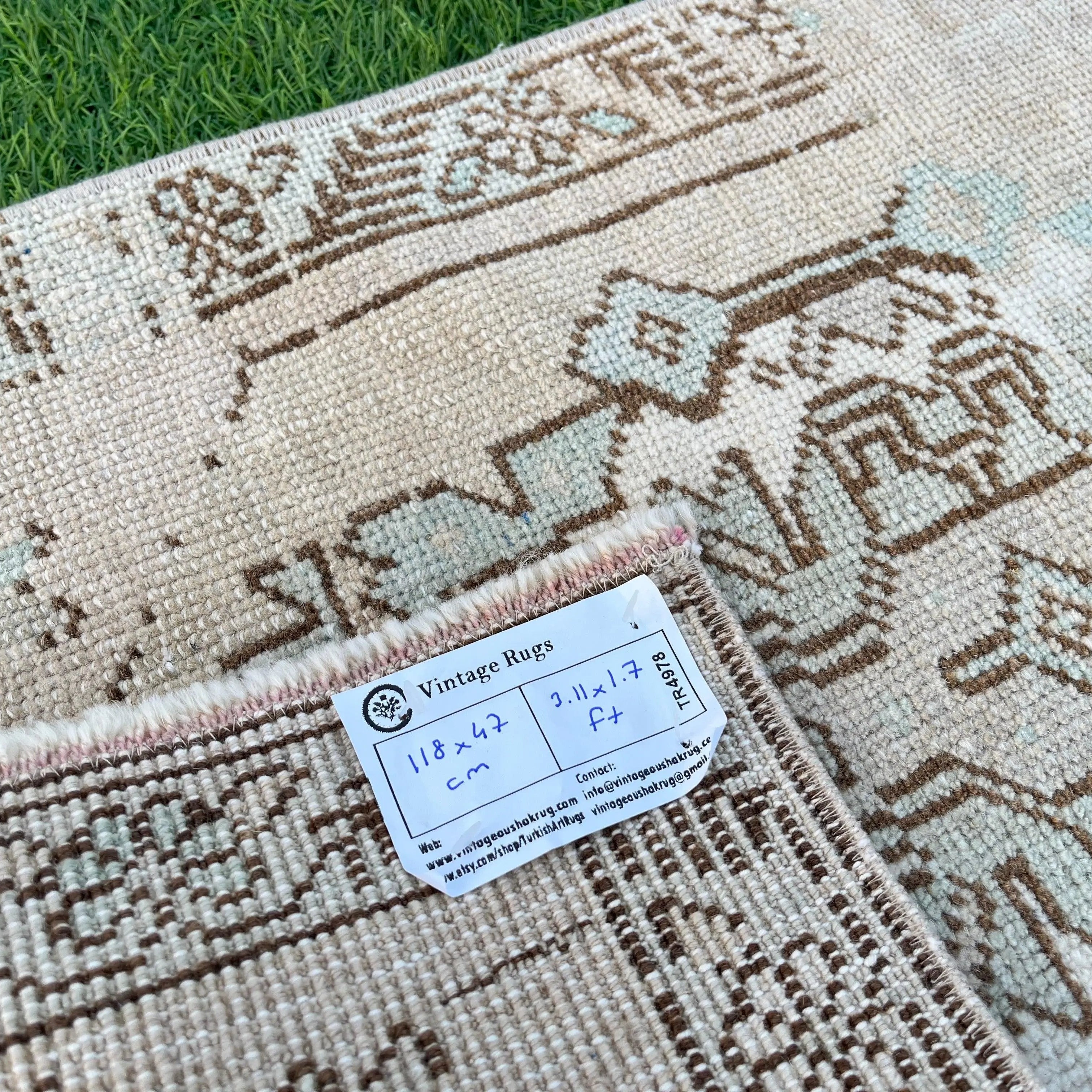 Zane 1'7'' x 4'