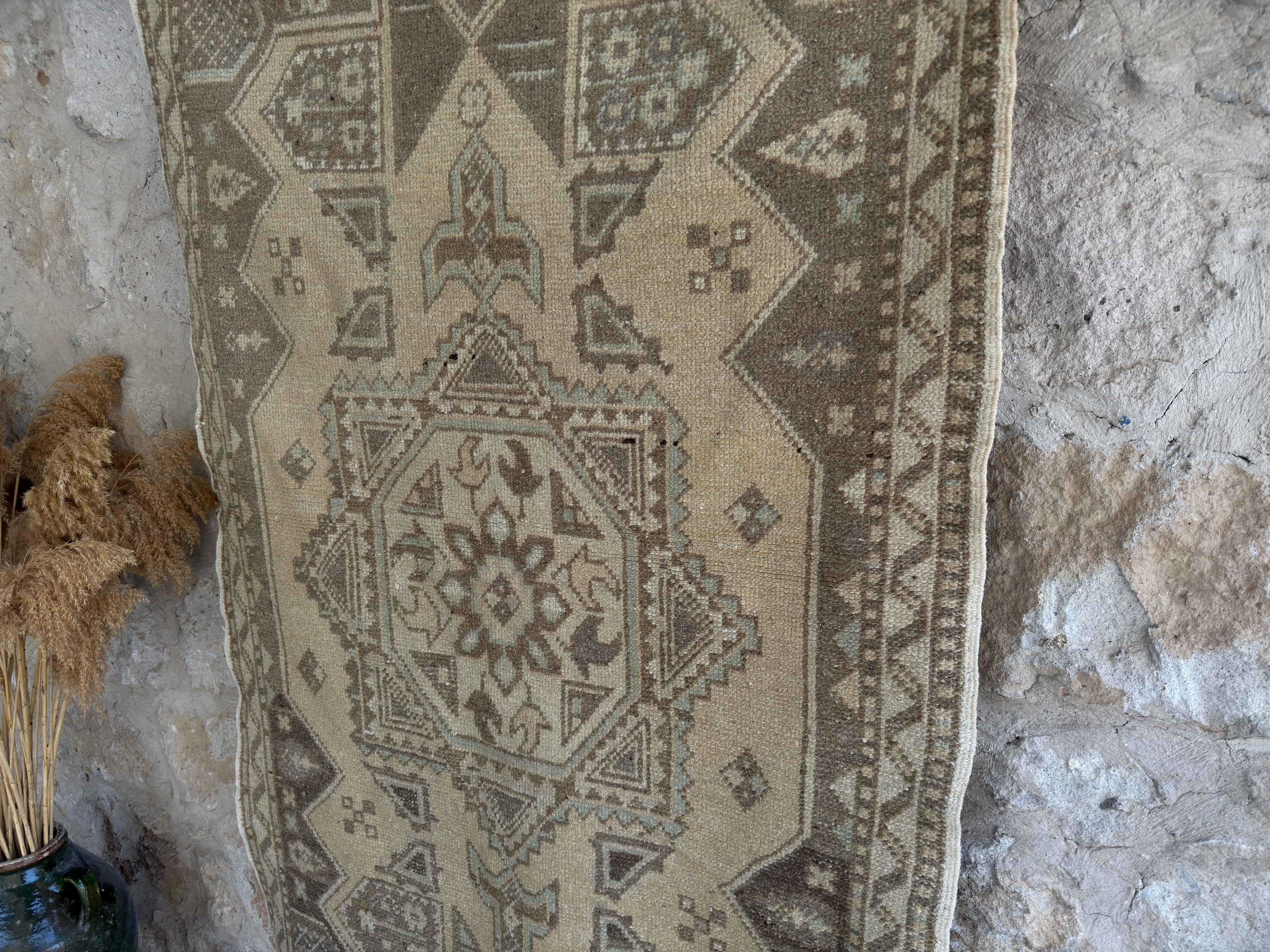 Zoha 4' x 5'5''