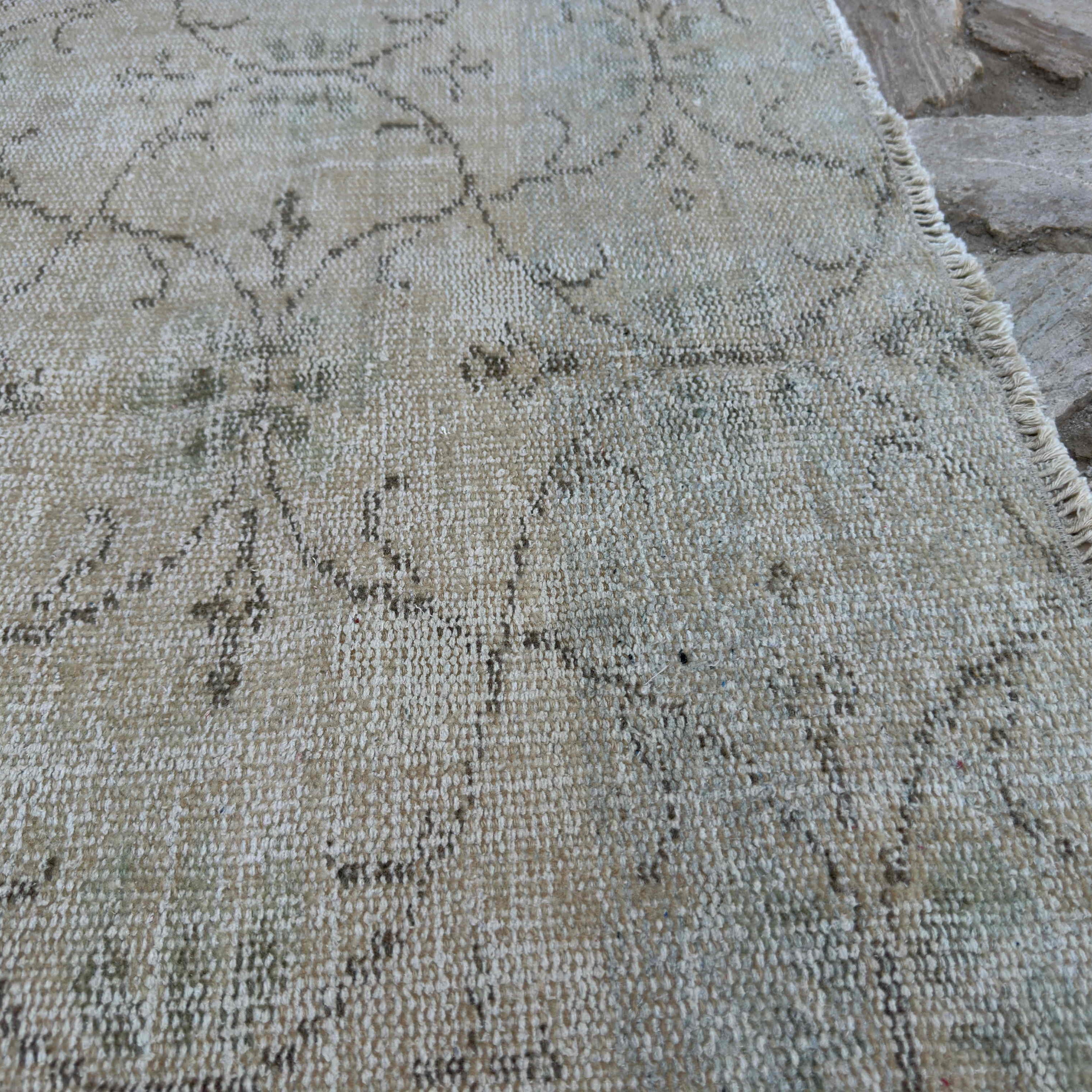 Zyaire 5' x 7'7''